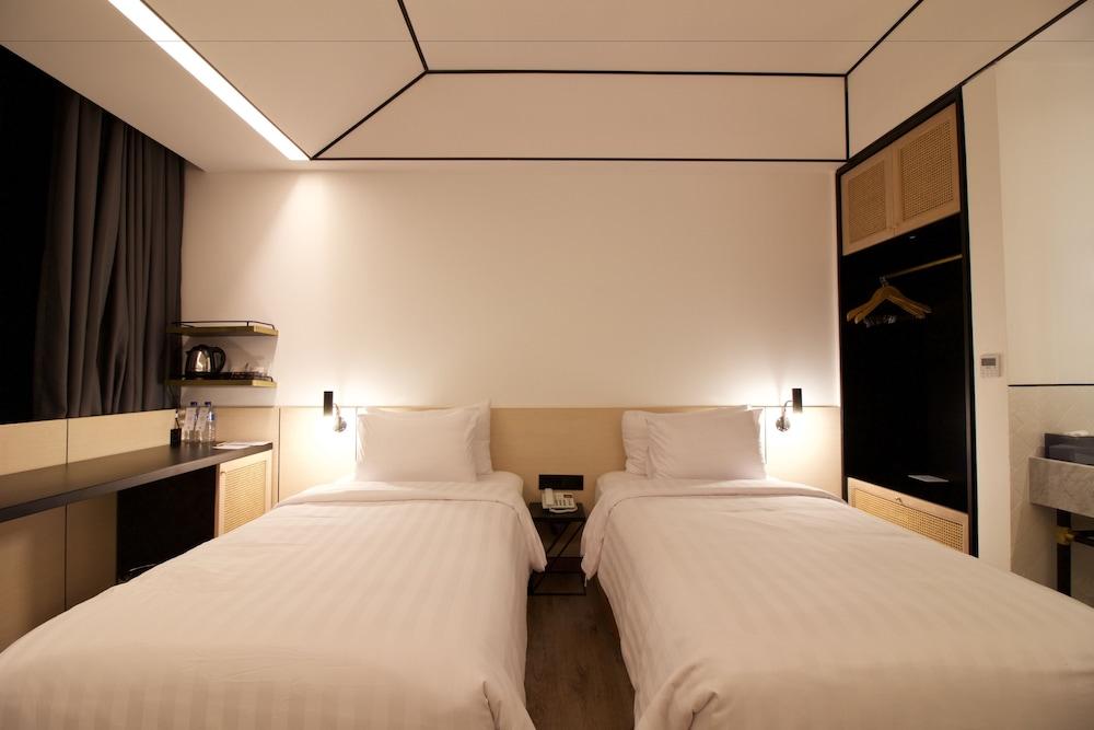 Gaia Cosmo Hotel Yogyakarta Kültér fotó
