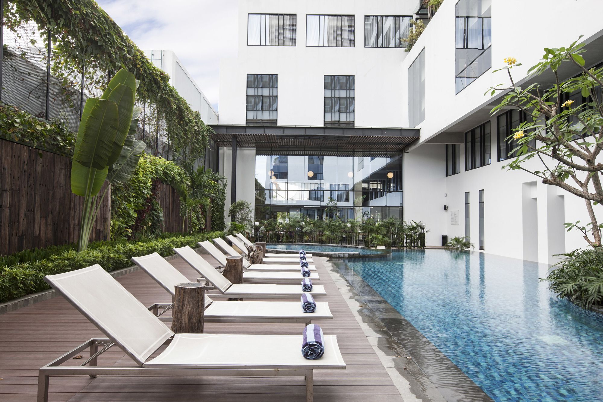 Gaia Cosmo Hotel Yogyakarta Kültér fotó